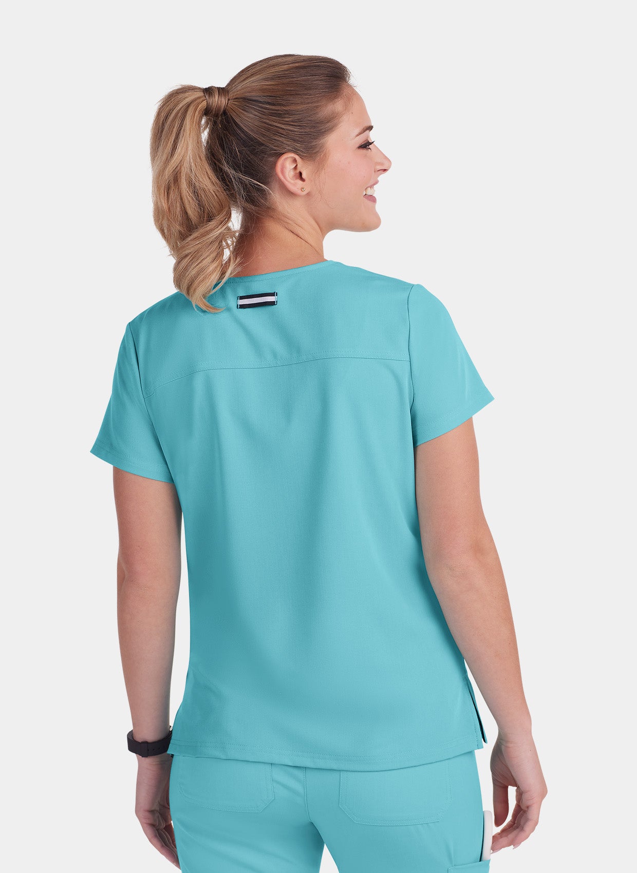 Blouse médicale femme Koi Next Gen Agitation et passion sea glass dos